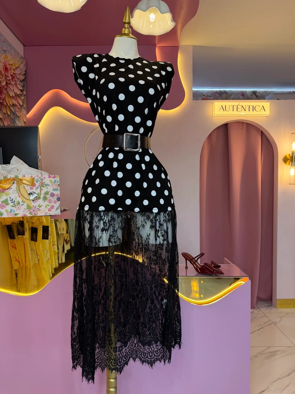 Vestido polka encaje