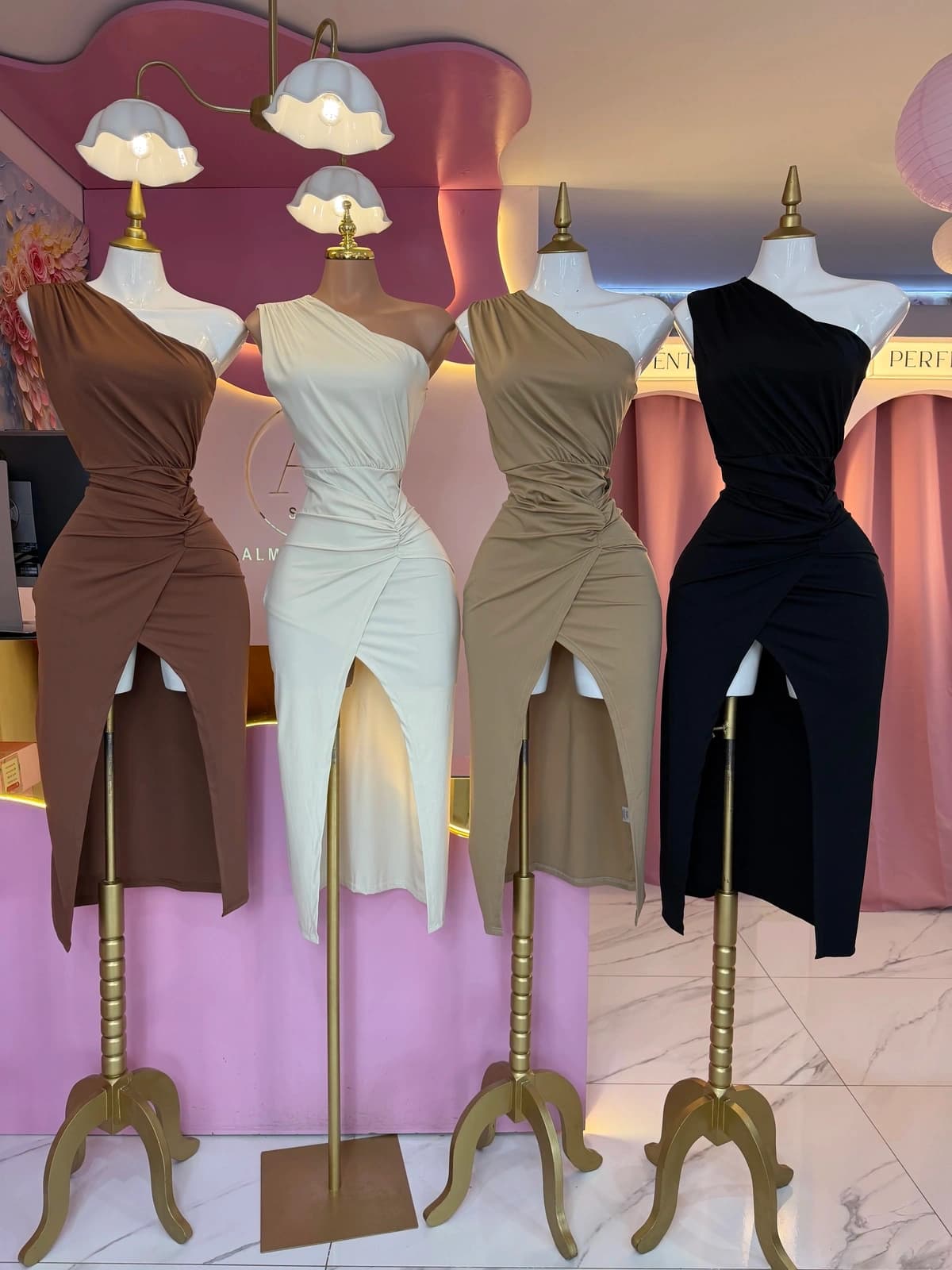Vestido midi abertura
